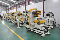 3 in 1 automatisierter Produktions-Ausrüstungs-Servozufuhren Decoiler-Linie für das Stempeln